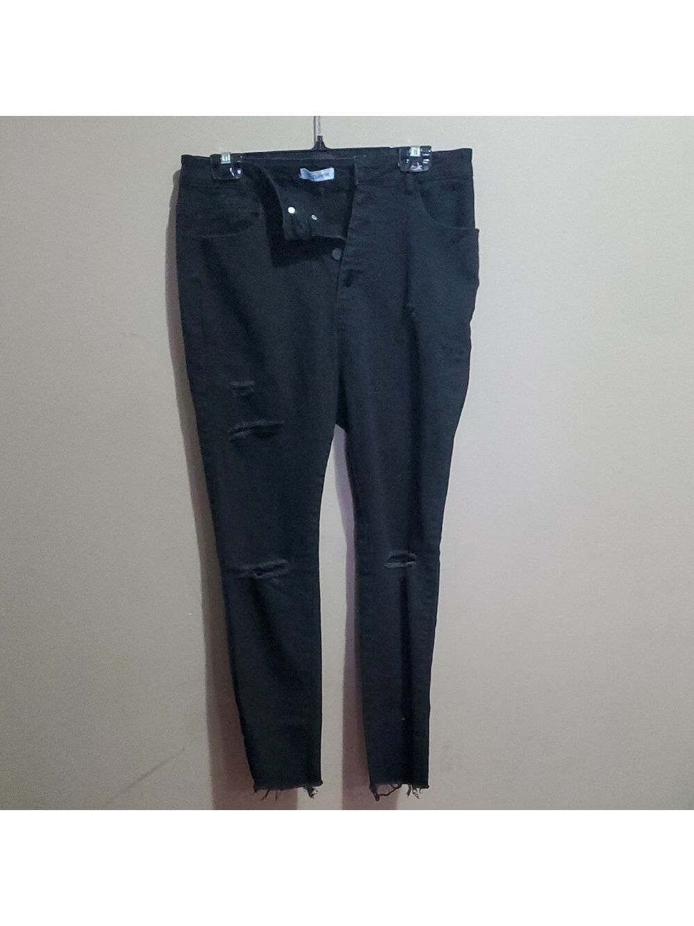 Aecupper Black Burron Fly Distressed Skinny Jeans Size XL